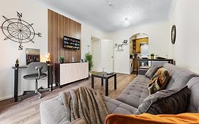 Elegant & Cozy Fbs Downtown Flat